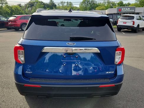 Used 2022 Ford Explorer XLT AWD/4WD image 5