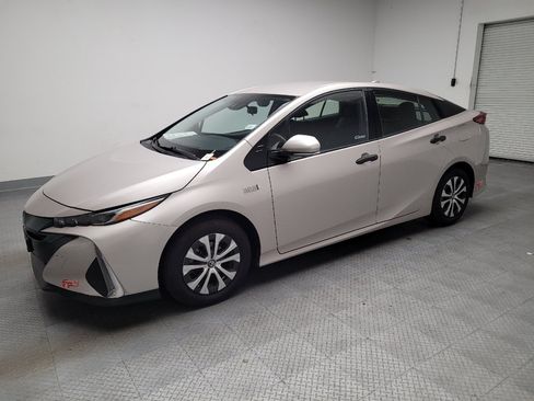 Used 2017 Toyota Prius Prime Plus w/ Carpet Mat Package FWD image 2