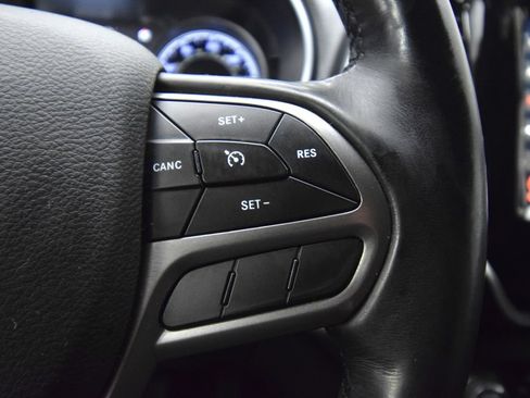 Used 2019 Jeep Cherokee Limited AWD/4WD image 36