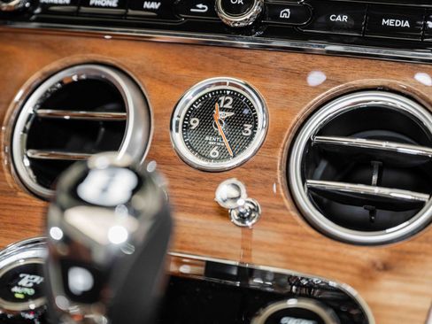 Certified 2024 Bentley Continental GT V8 AWD/4WD image 33