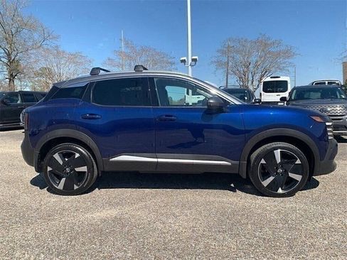 New 2025 Nissan Kicks SR w/ Illumination Package image 2