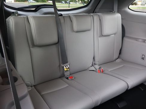Used 2019 Toyota Highlander XLE AWD/4WD image 23