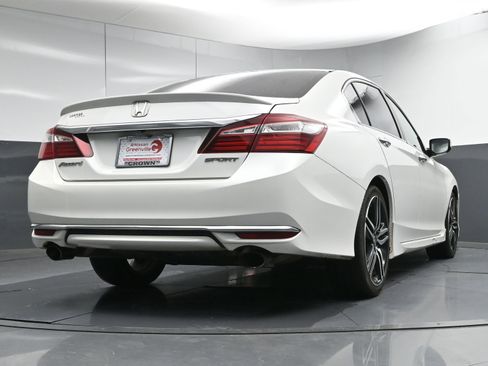 Used 2017 Honda Accord Sport image 24