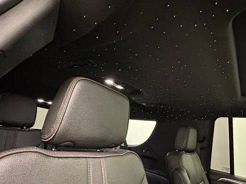 Used 2021 Chevrolet Suburban RST w/ Luxury Package image 42