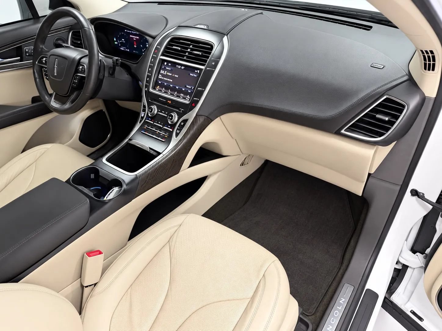 Used 2019 Lincoln Nautilus Reserve w/ Driver Assistance Package FWD image 25