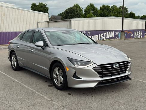 Used 2021 Hyundai Sonata SE FWD image 2