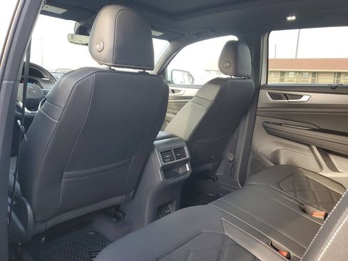 New 2026 Volkswagen Atlas Cross Sport SE FWD image 12