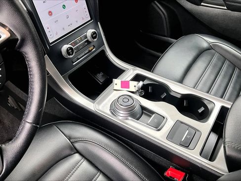 Used 2023 Ford Edge SEL image 17