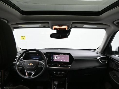 Used 2025 Chevrolet TrailBlazer LT w/ Convenience Package AWD/4WD image 27
