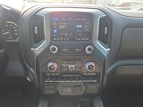 Used 2020 GMC Sierra 2500 Denali w/ Denali Ultimate Package AWD/4WD image 17