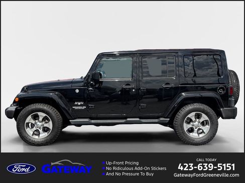 Used 2017 Jeep Wrangler Unlimited Sahara w/ Connectivity Group AWD/4WD image 1