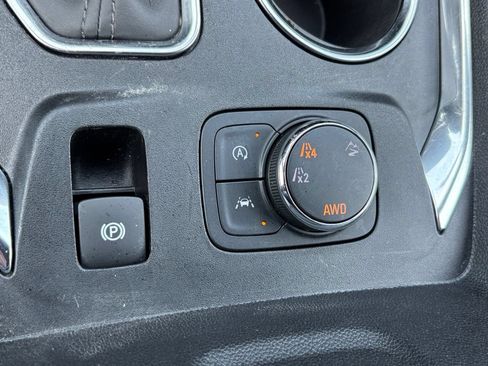 Used 2023 Chevrolet Traverse LT AWD/4WD image 20
