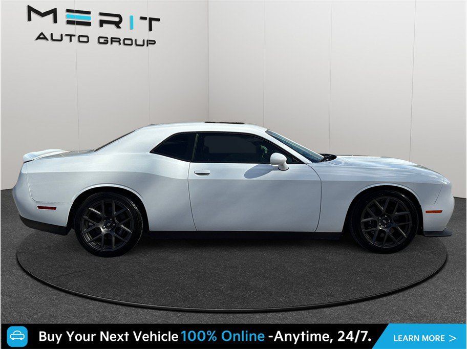 Used 2018 Dodge Challenger R/T w/ Performance Handling Group RWD image 10