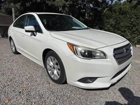 Used 2015 Subaru Legacy 2.5i Premium w/ Moonroof Package AWD/4WD image 3