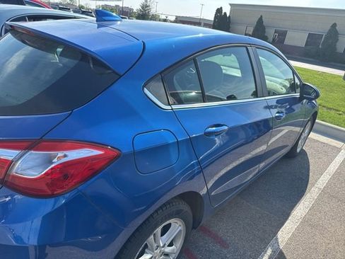 Used 2018 Chevrolet Cruze LT image 3