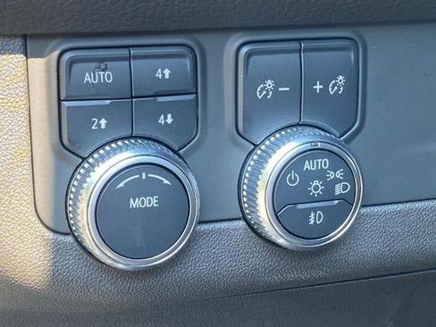 Certified 2022 GMC Yukon Denali image 14