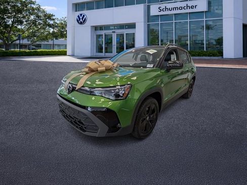 New 2026 Volkswagen Taos SE FWD image 3