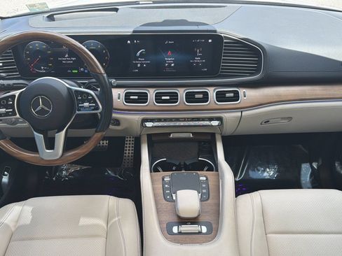 Used 2022 Mercedes-Benz GLS 450 4MATIC image 16