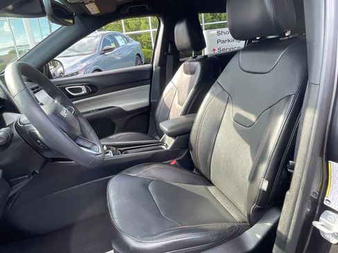 Used 2023 Jeep Compass Limited AWD/4WD image 16