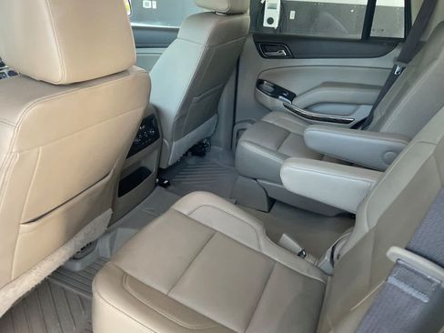 Used 2020 GMC Yukon SLT w/ Premium Edition AWD/4WD image 10