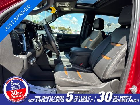 Used 2023 GMC Sierra 1500 AT4 w/ Technology Package AWD/4WD image 4