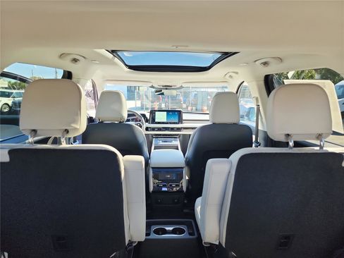 New 2026 Lincoln Aviator AWD image 20