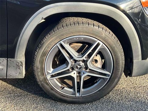 Used 2022 Mercedes-Benz GLB 250 GLB 250 w/ AMG Line image 11