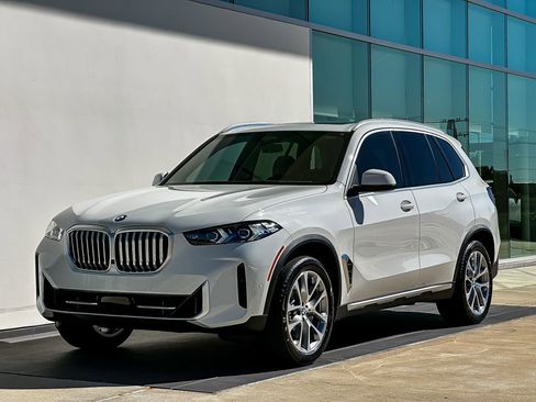 New 2026 BMW X5 sDrive40i w/ Parking Assistance Package image 9