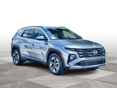 Used 2025 Hyundai Tucson SEL FWD image 2