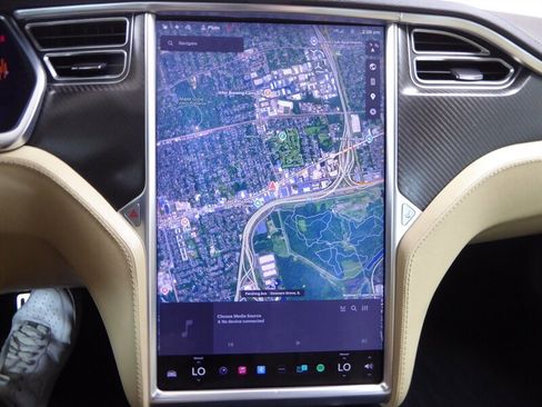 Used 2013 Tesla Model S Performance image 13