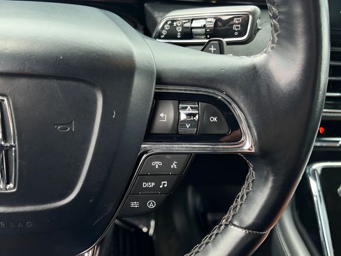 Used 2023 Lincoln Navigator 4WD image 54