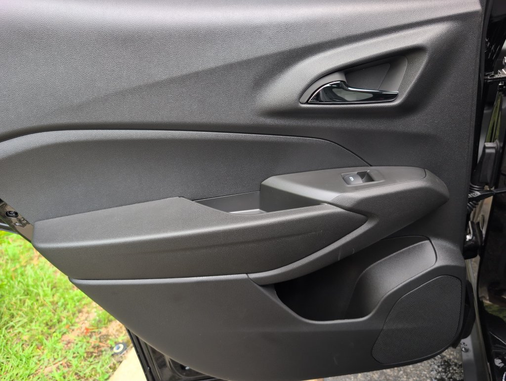 New 2026 Chevrolet Trax LS w/ LS Convenience Package FWD image 32