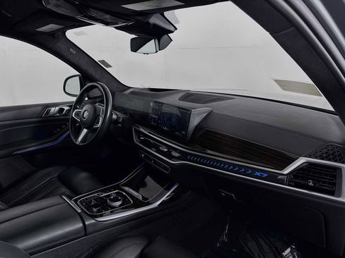 Used 2024 BMW X7 xDrive40i w/ Executive Package image 28