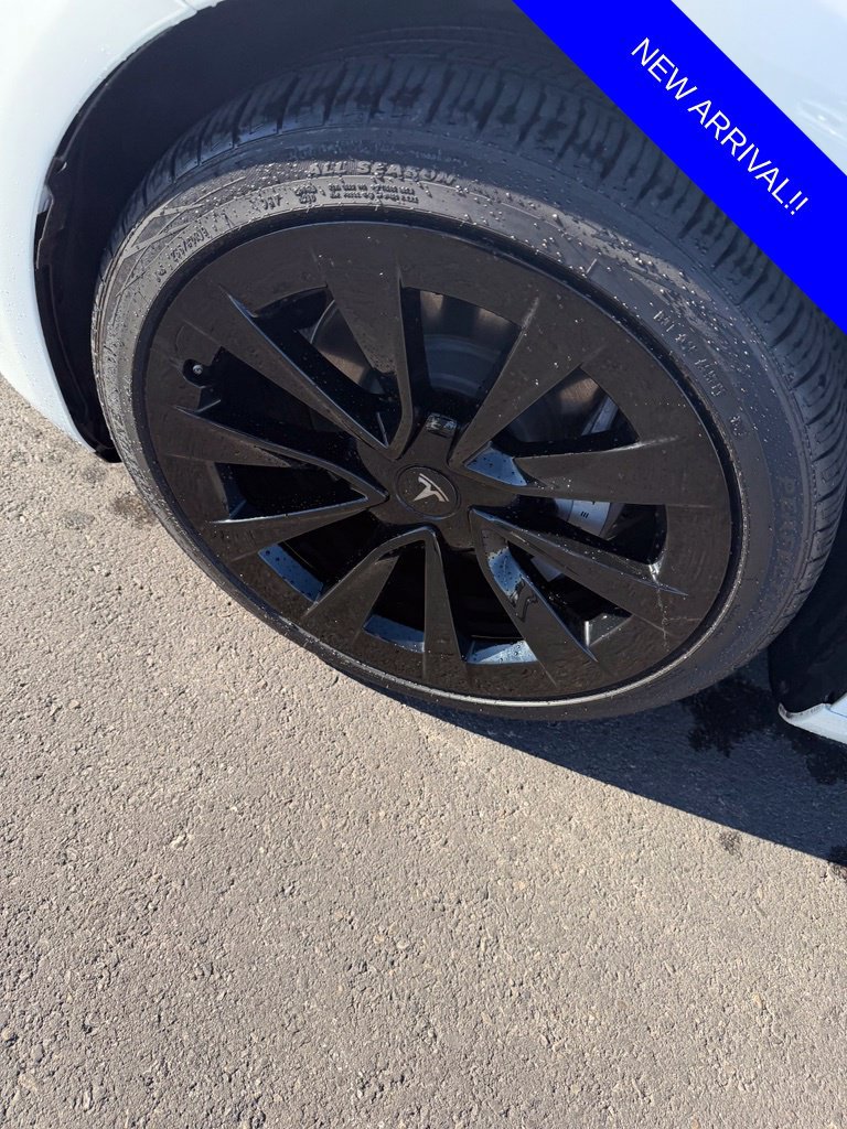Used 2023 Tesla Model 3 Standard Range RWD image 2