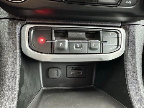 Used 2023 GMC Acadia SLE w/ Driver Convenience Package image 49