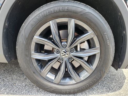 Used 2022 Volkswagen Tiguan SE AWD/4WD image 20