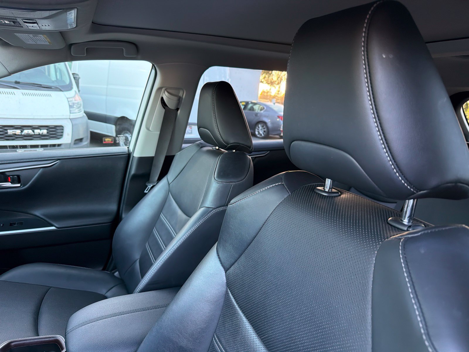 Used 2020 Toyota RAV4 Limited AWD/4WD image 7