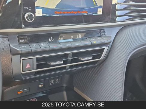 Used 2025 Toyota Camry SE FWD image 23