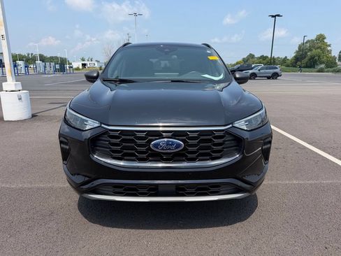 Used 2024 Ford Escape ST-Line w/ Tech Pack #1 AWD/4WD image 2
