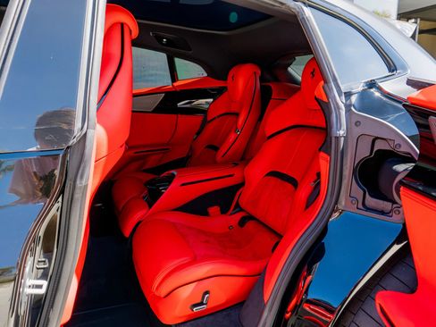Used 2025 Ferrari Purosangue AWD/4WD image 56
