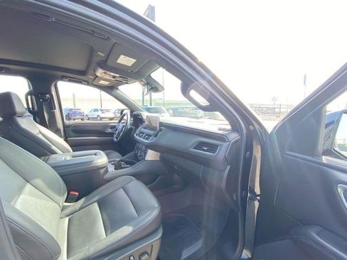 Used 2023 Chevrolet Suburban LT w/ LT Signature Plus Package image 39