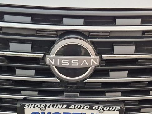 Used 2024 Nissan Rogue S AWD/4WD image 10