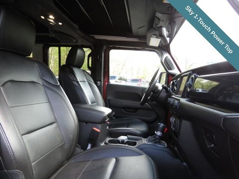 Used 2021 Jeep Wrangler Unlimited Sahara AWD/4WD image 13
