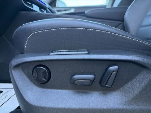 Used 2024 Volkswagen Atlas Cross Sport SEL R-Line image 18