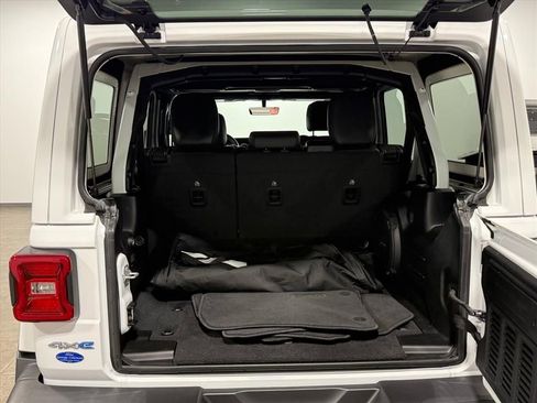 Used 2022 Jeep Wrangler Unlimited Sahara image 16