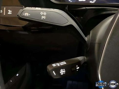 Used 2022 Audi e-tron Premium Plus w/ Premium Plus Package AWD/4WD image 43