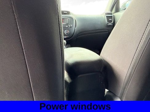 Used 2016 Kia Soul FWD image 7