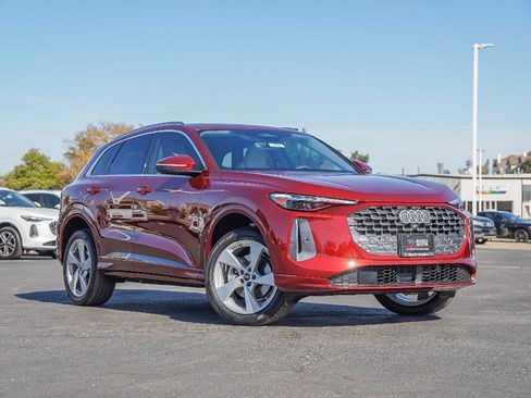 New 2025 Audi Q5 Premium Plus image 1