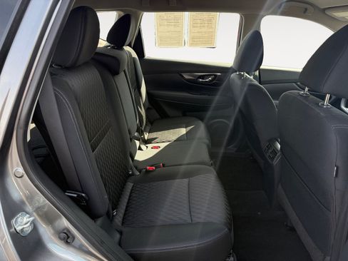 Used 2018 Nissan Rogue S FWD image 18