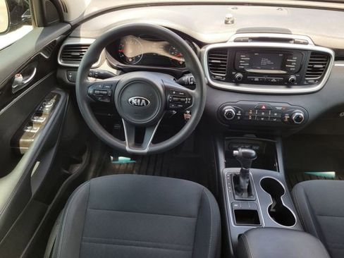 Used 2018 Kia Sorento L FWD image 13